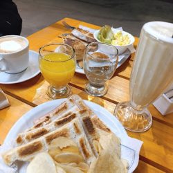 Amipán Panadería & Cafetería (Panaderías en Merlo San Luis)