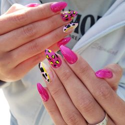 Ana Ram Uñas Esculpidas