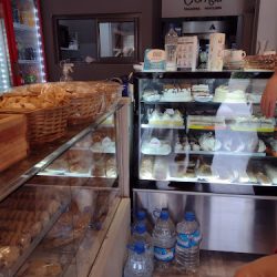 Cremuá (Confiterías en Merlo San Luis)