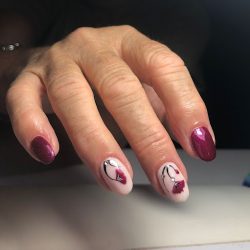Femminile Belleza De Manos, Pies Y Uñas Esculpidas.