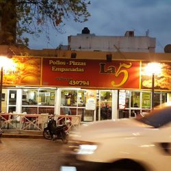 La 5 (Restaurantes en Merlo San Luis)