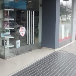 Roberta Peretti Óptica + Contactología (Ópticas en Merlo San Luis)
