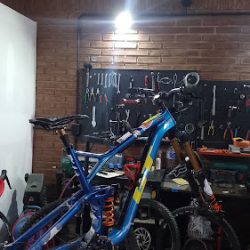 Taller/Bicicletería A Pedal Carlos Paz (Alquiler de bicicletas en Merlo San Luis)