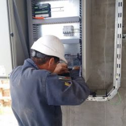 Tuzzi Electricista Habilitado Cat 2 (Electricistas en Merlo San Luis)